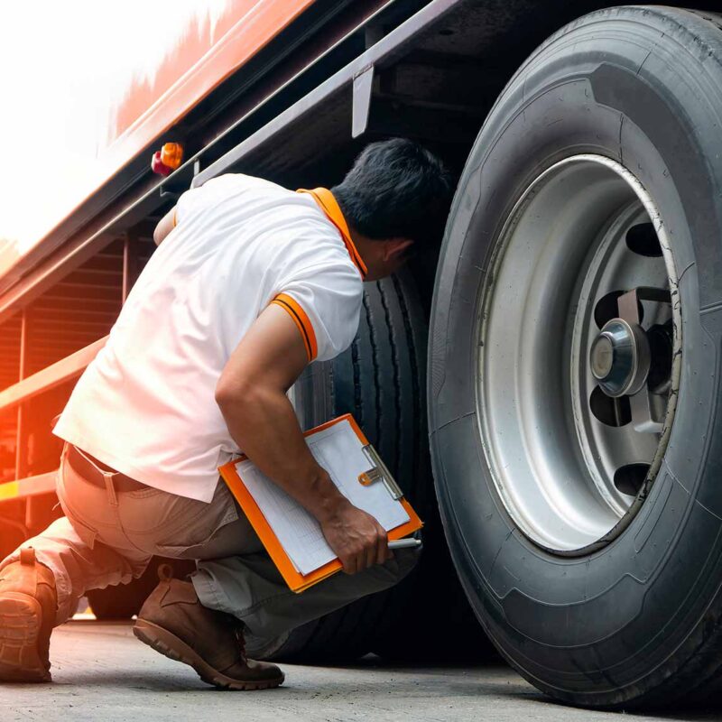 10 Essential Items to Include in Your 18 Wheeler Pre-Trip Inspection Form